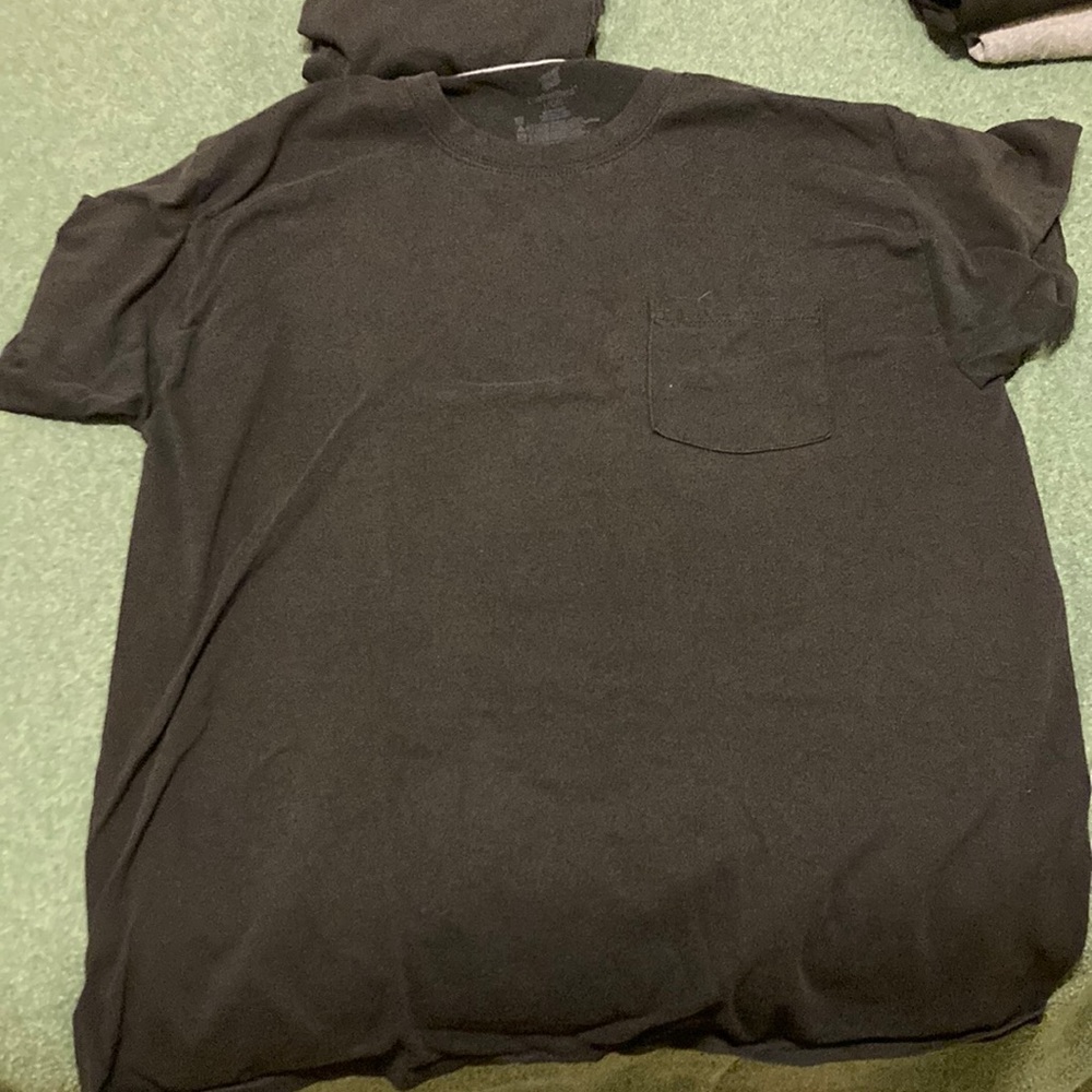 Hanes comfort blend large black shirts(2)